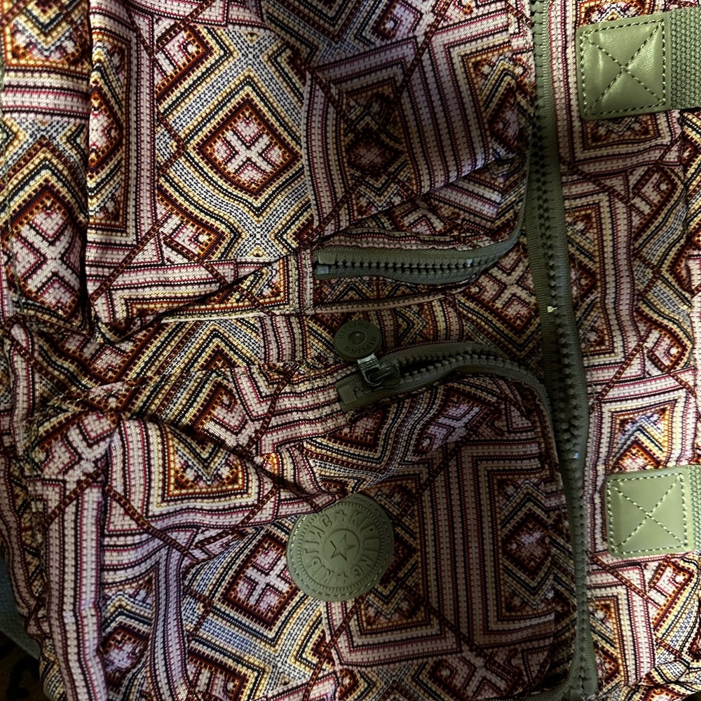Pink Kipling bag, used once on a trip excellent condition